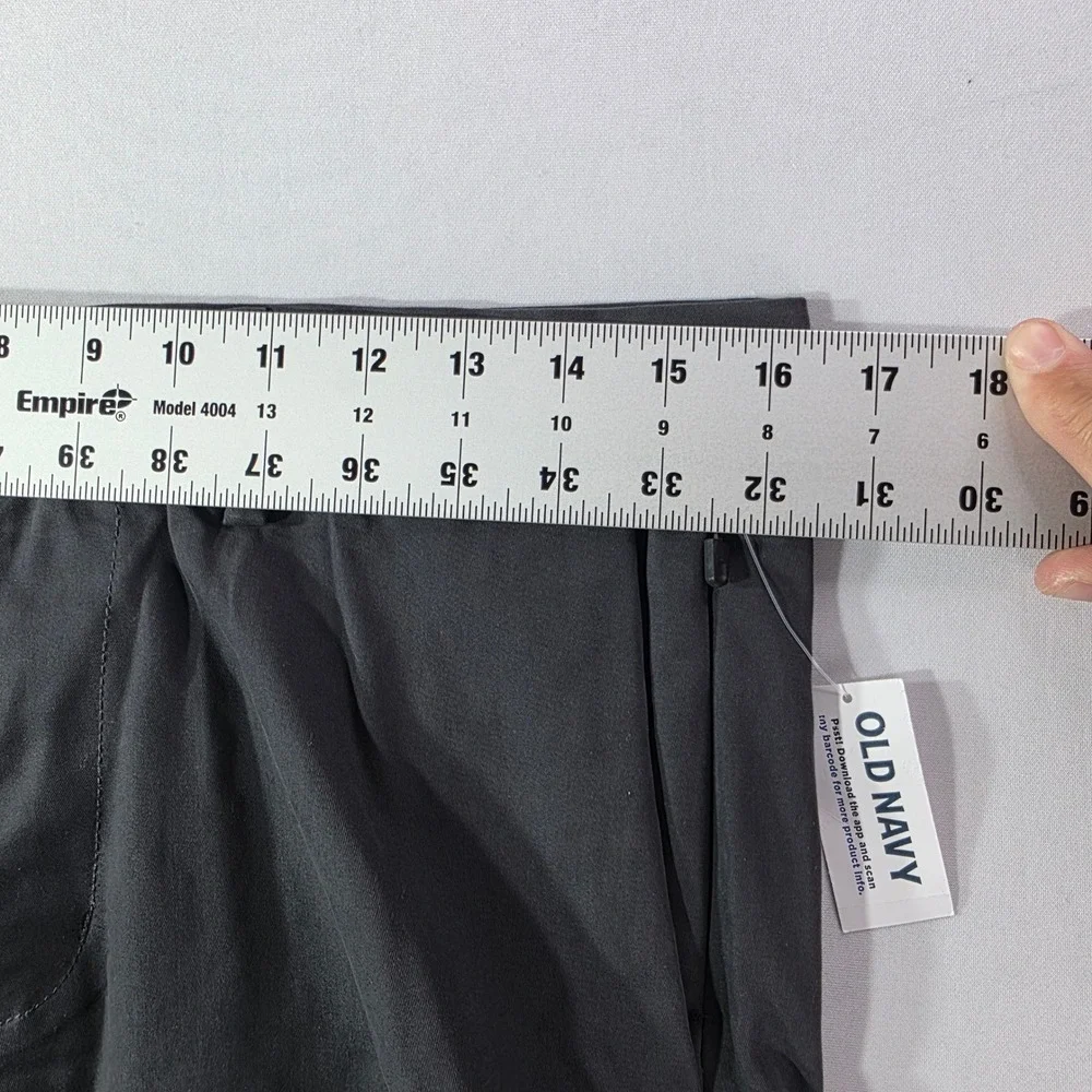 Old Navy Ultimate Tech Slim Built-In Flex Pants Mens 32x29 Gray NWT